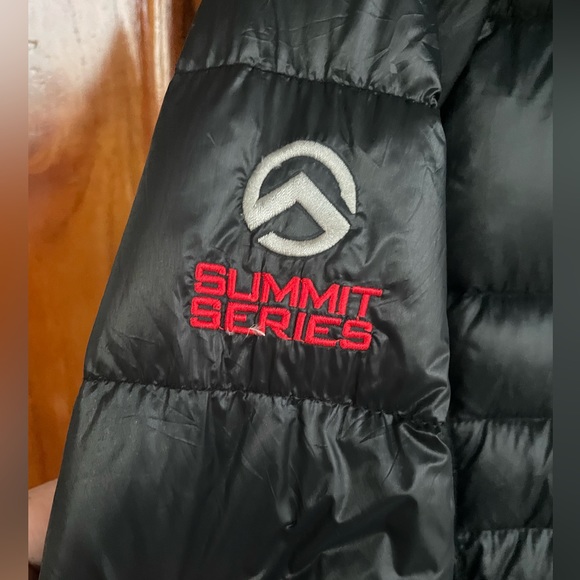 The north face summit series puffer jacket. Size XL. Used - Picture 7 of 12
